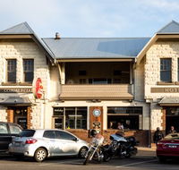 Yarragon Hotel - Click Find