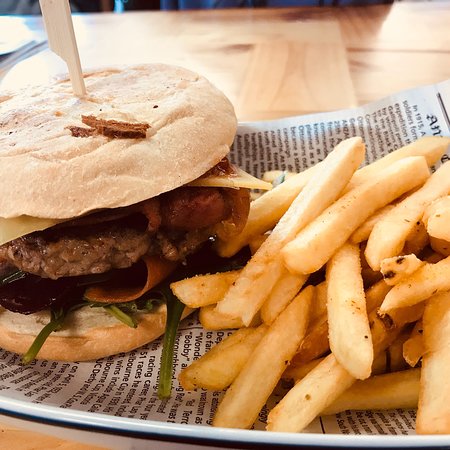 Booâ€™s Place Lakeside - Click Find 0