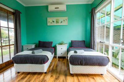 The 12 Apostles Inn / Princetown Tavern - Bet 4u 4