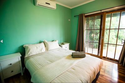 The 12 Apostles Inn / Princetown Tavern - Bet 4u 10