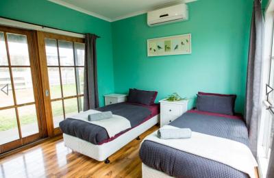 The 12 Apostles Inn / Princetown Tavern - Bet 4u 11