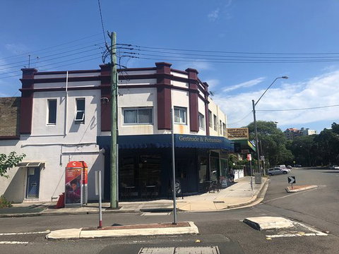 Gertrude & Petunia's - Click Find 0