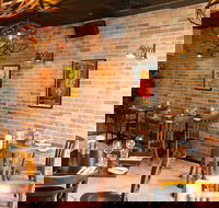 Le Bouchon Restaurant - Click Find