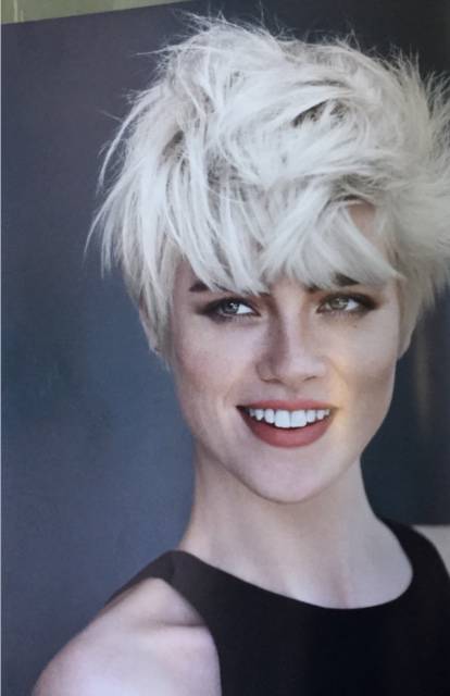 Gloss Styling Hair Studio - Bet 4u 1