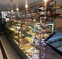 481 Lulu's Cafe - Click Find