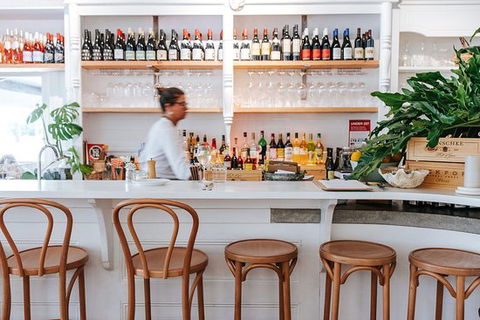 Queen St Eatery & Wine Bar - Click Find 0