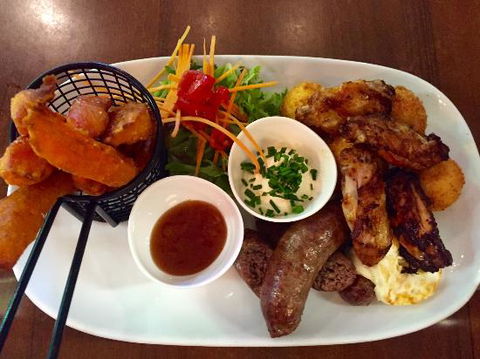 Savannah Cafe And Bar - Click Find 0