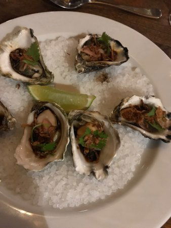 The Gunyah Restaurant At Paper Bark Camp - Click Find 0