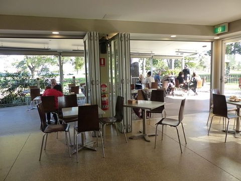 Sal's By The Lake - Click Find 0