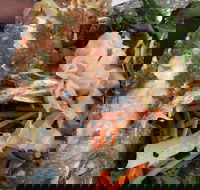 Hugo's Copacabana - Click Find