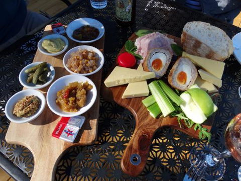 Mulla Villa Restaurant & Guesthouse - Click Find 0