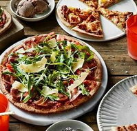Crust Gourmet Pizza Bar Panania - Bet 4u