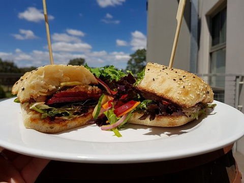 Birdie & Eagle Bistro - Click Find 0