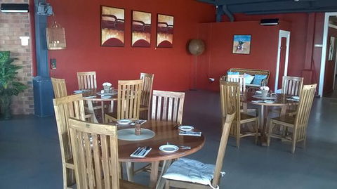Madison's Riverside Restaurant - Click Find 0