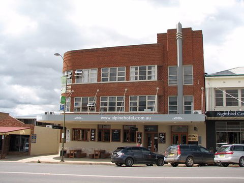 The Alpine Hotel Restaurant Cooma - Bet 4u 0