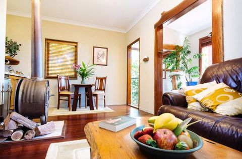Lillypillys Cottages And Day Spa - Click Find 0