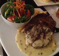 Bowning Hotel Dining Room - Click Find