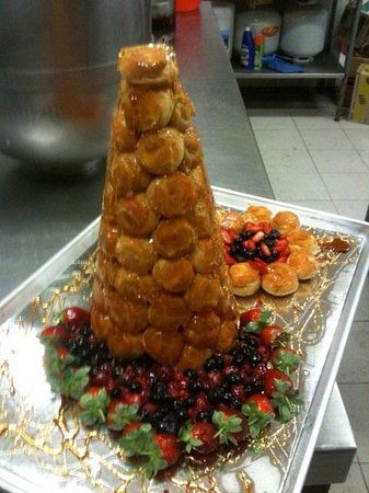 Choux Choux Patisserie - Click Find 0
