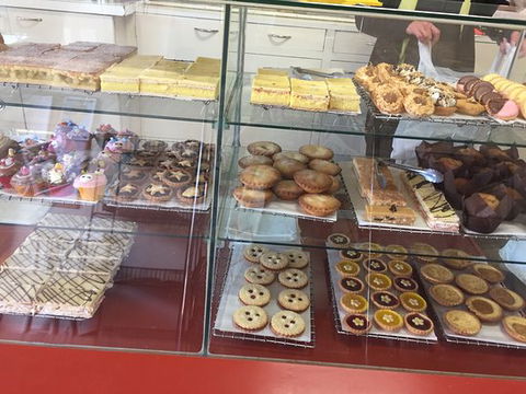 Moons Bakery - Click Find 0