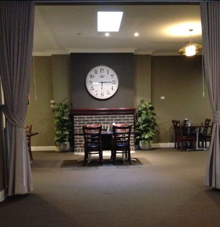 The Dining Room At The Imperial Hotel - Lawyer Find 0