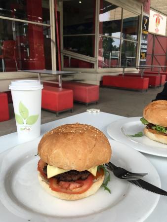 4 Bears Cafe - Click Find 0