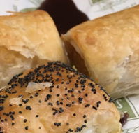 Banjos Bakery - Click Find