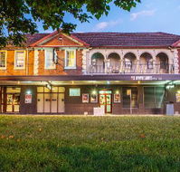 Swansea Hotel - Bridge Guide