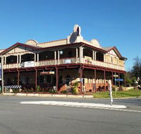 The Royal Hotel - Bet 4u