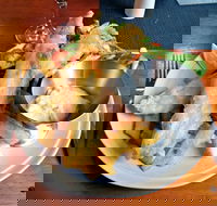 Ellalong Hotel Pizza and Restaurant - Click Find