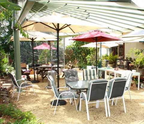 Mad Hatters Tea Garden - Lawyer Find 0