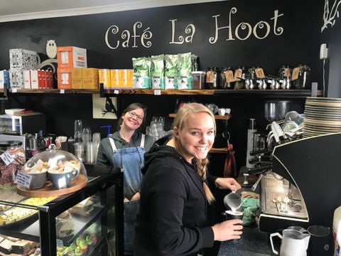 Cafe La Hoot - Bet 4u 0