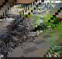 Meze Me Grove - Bet 4u