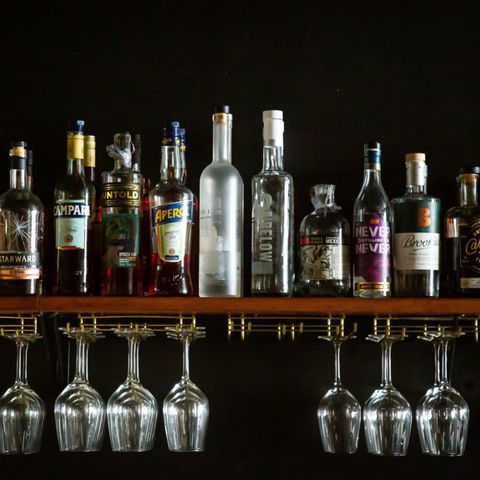 Night Parrot Bar And Kitchen - Click Find 1