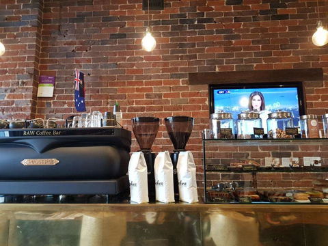 Raw Coffee Bar - Bridge Guide 0