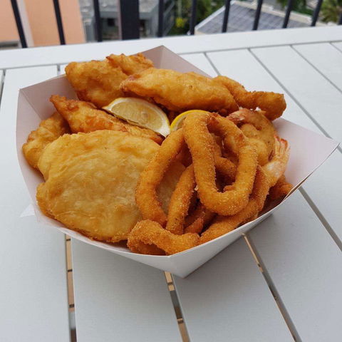 Whitsunday Seafood Bar - Lawyer Find 0