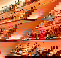 Johnny's Emporium - Bet 4u