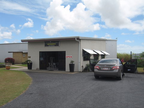 Murdering Point Winery - Lavinia 1