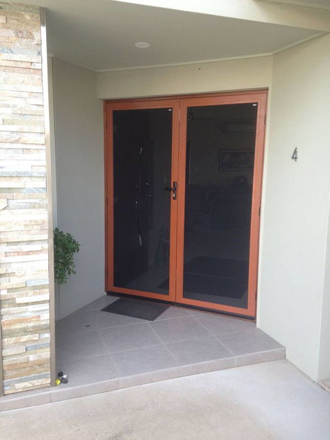 Bee Safe Security - Bet 4u 7