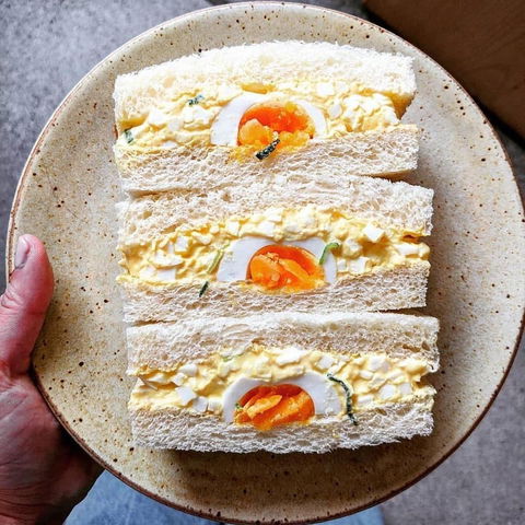 Grumpy Madam - Click Find 0