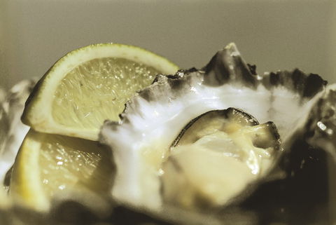 Pearly Oyster Bar And Farm - Click Find 0