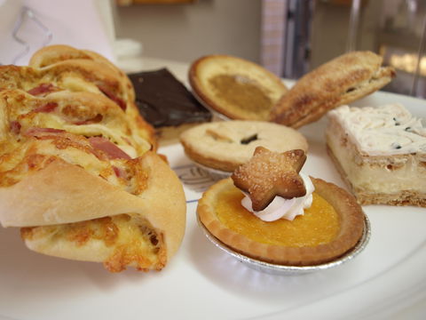 AJ's Hotbake - Click Find 0