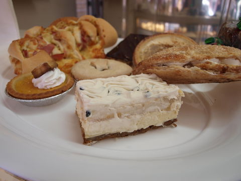 AJ's Hotbake - Click Find 2