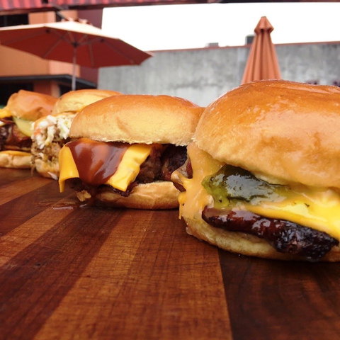 Billy's Backyard BBQ - Bet 4u 0