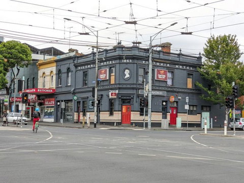Victoria Hotel - Lawyer Find 0