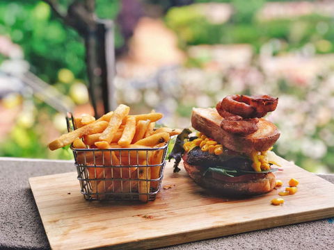 Masonmill Family Restaurant - Bet 4u 0