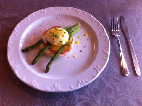 Riverside Bar And Restaurant: Mount Seaview Resort - Click Find 0