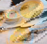 Chardons Corner Hotel - Click Find