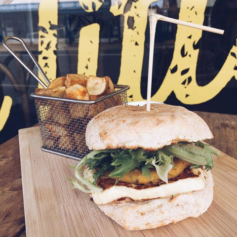 The Little Eastern - Bet 4u 0