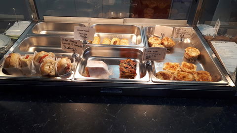 Wanda In Cafe - Click Find 0