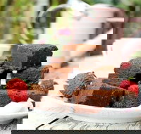 Dello Mano - Local Finder